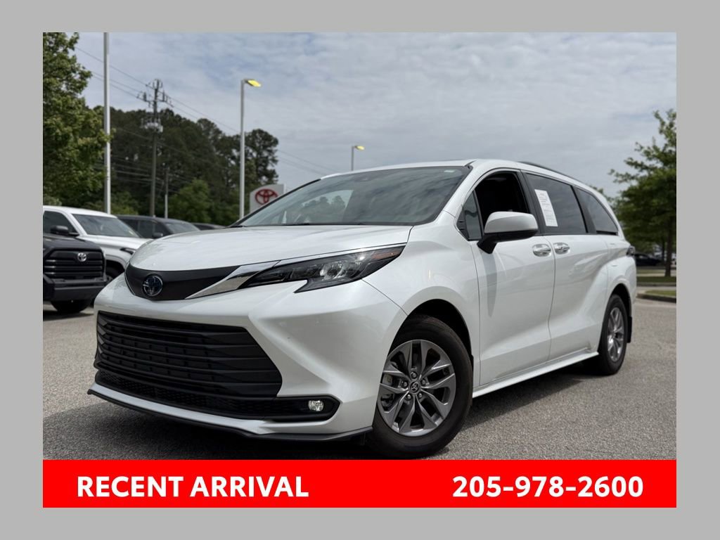 Used 2025 Toyota Sienna XLE