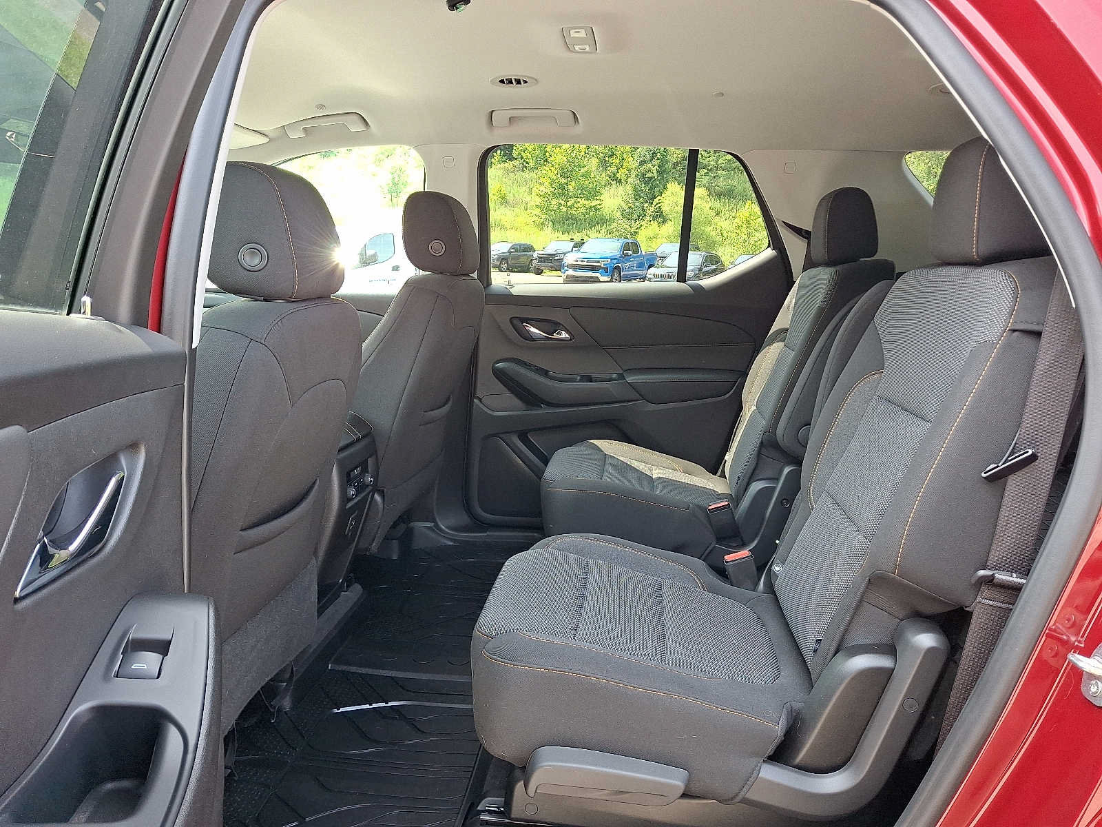 Used 2021 Chevrolet Traverse LT FWD image 10