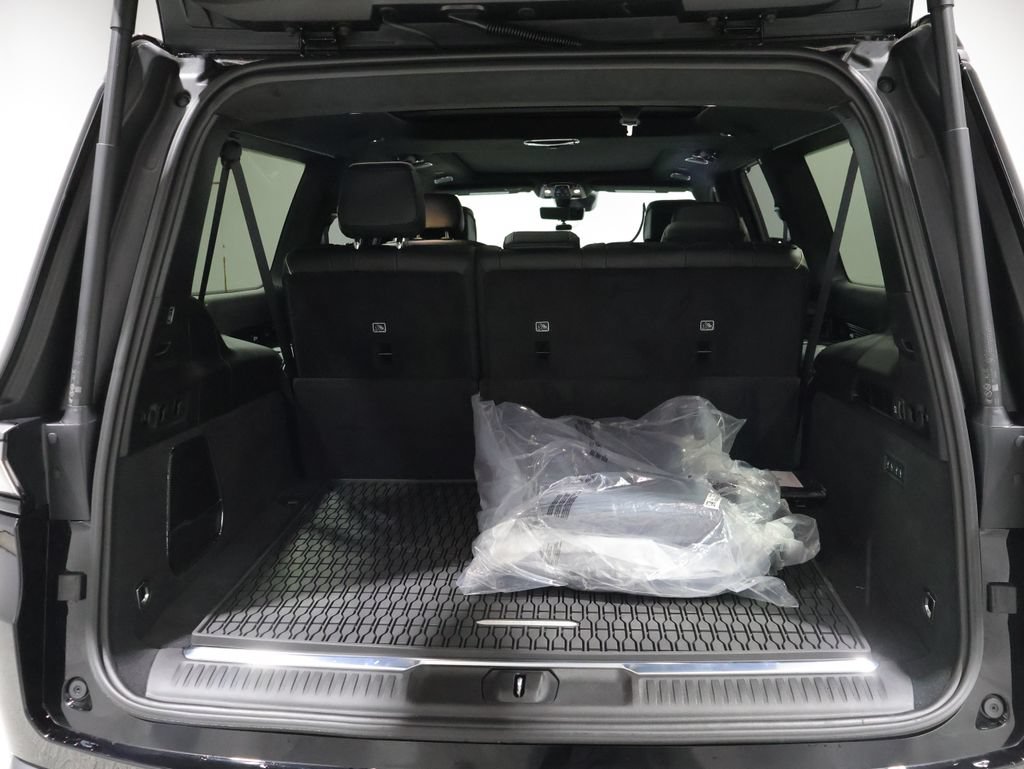 New 2026 Jeep Grand Wagoneer L Summit AWD/4WD image 4