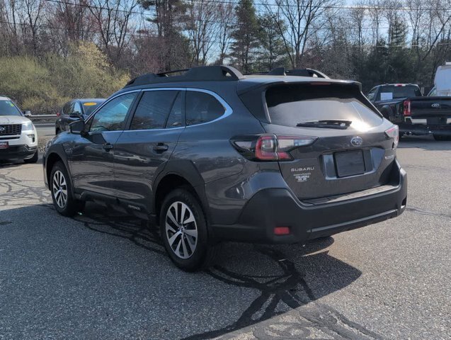 Used 2025 Subaru Outback Premium image 5