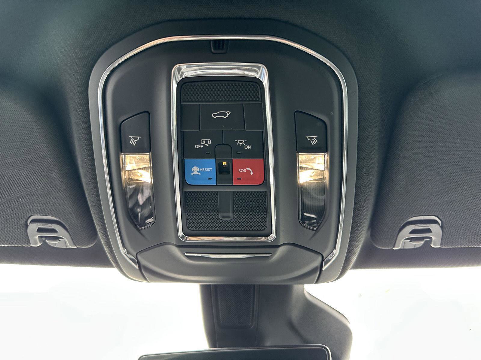 Used 2024 Jeep Wagoneer Series II w/ Flexible Seating Group image 28