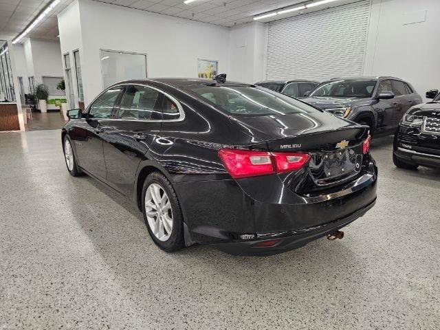 Used 2017 Chevrolet Malibu Hybrid w/ Leather Package FWD image 6
