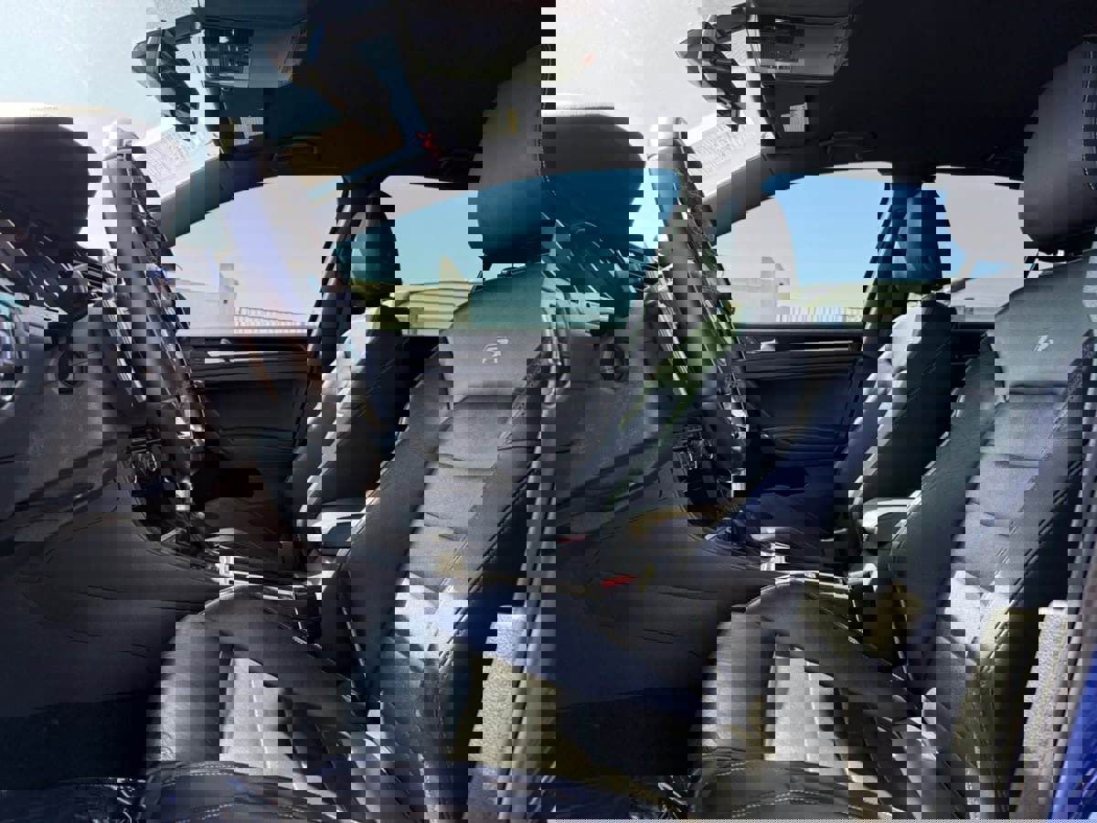 Used 2015 Volkswagen Golf R 4-Door image 14