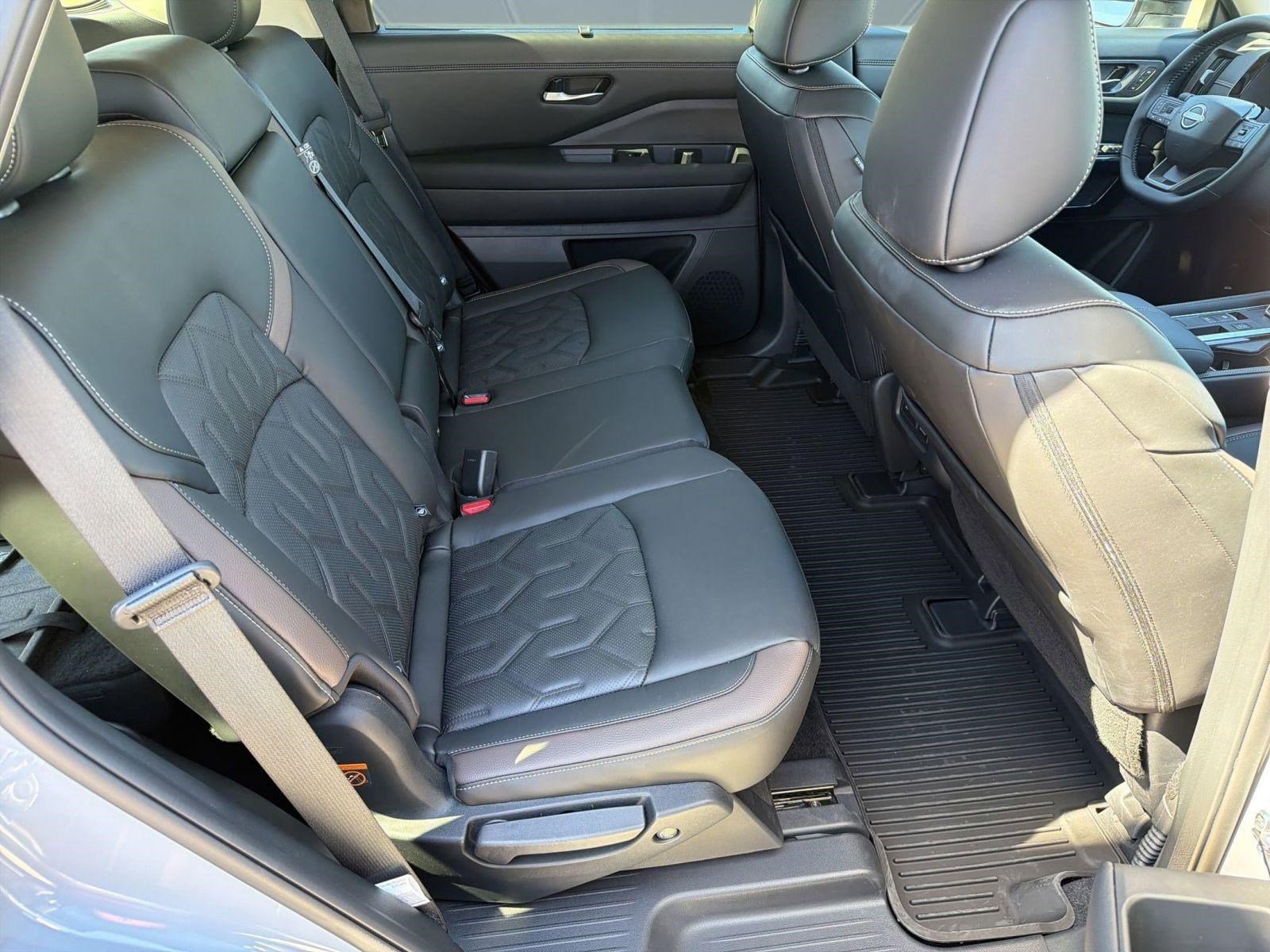 New 2026 Nissan Pathfinder Platinum image 29
