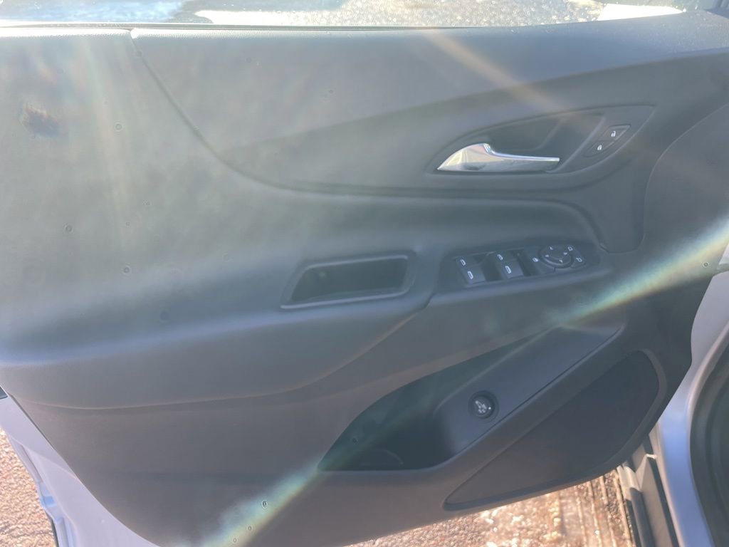 Used 2020 Chevrolet Equinox LT w/ Driver Convenience Package image 14