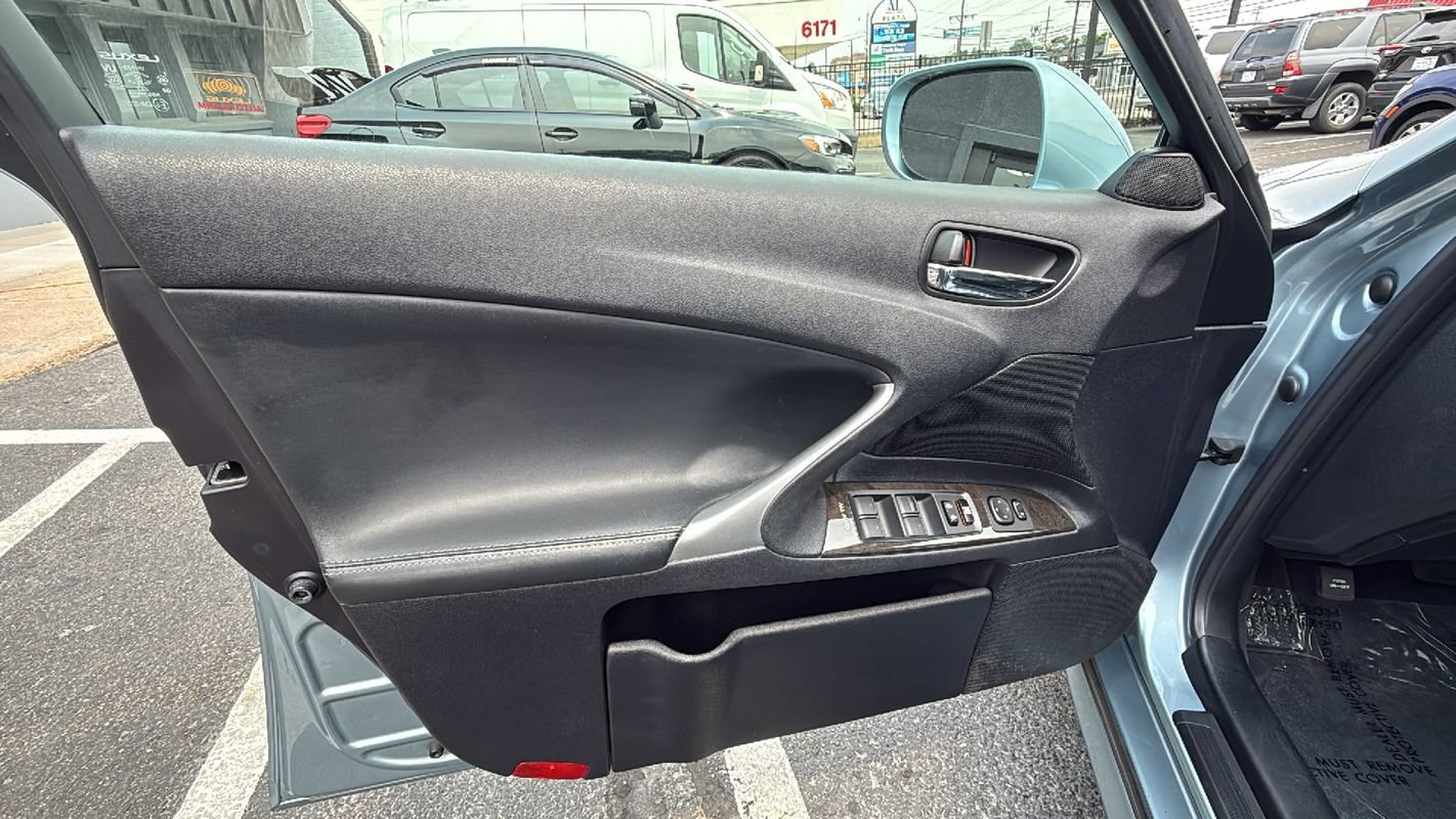 Used 2009 Lexus IS 250 AWD image 9