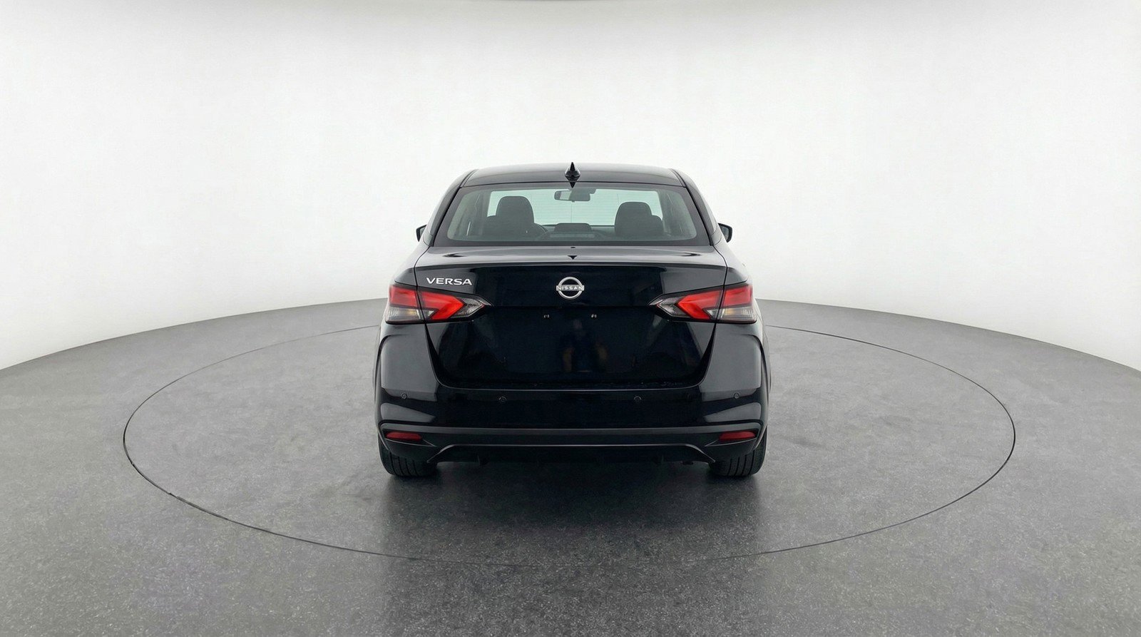 Used 2025 Nissan Versa SV image 7