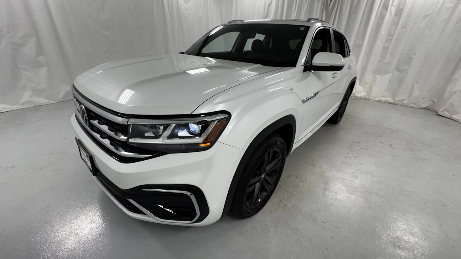 Used 2022 Volkswagen Atlas Cross Sport SEL R-Line AWD/4WD image 7