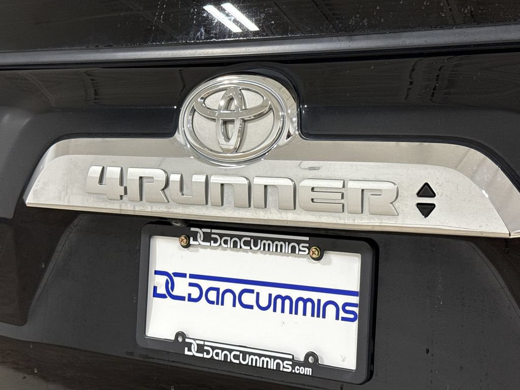 Used 2018 Toyota 4Runner Limited AWD/4WD image 27