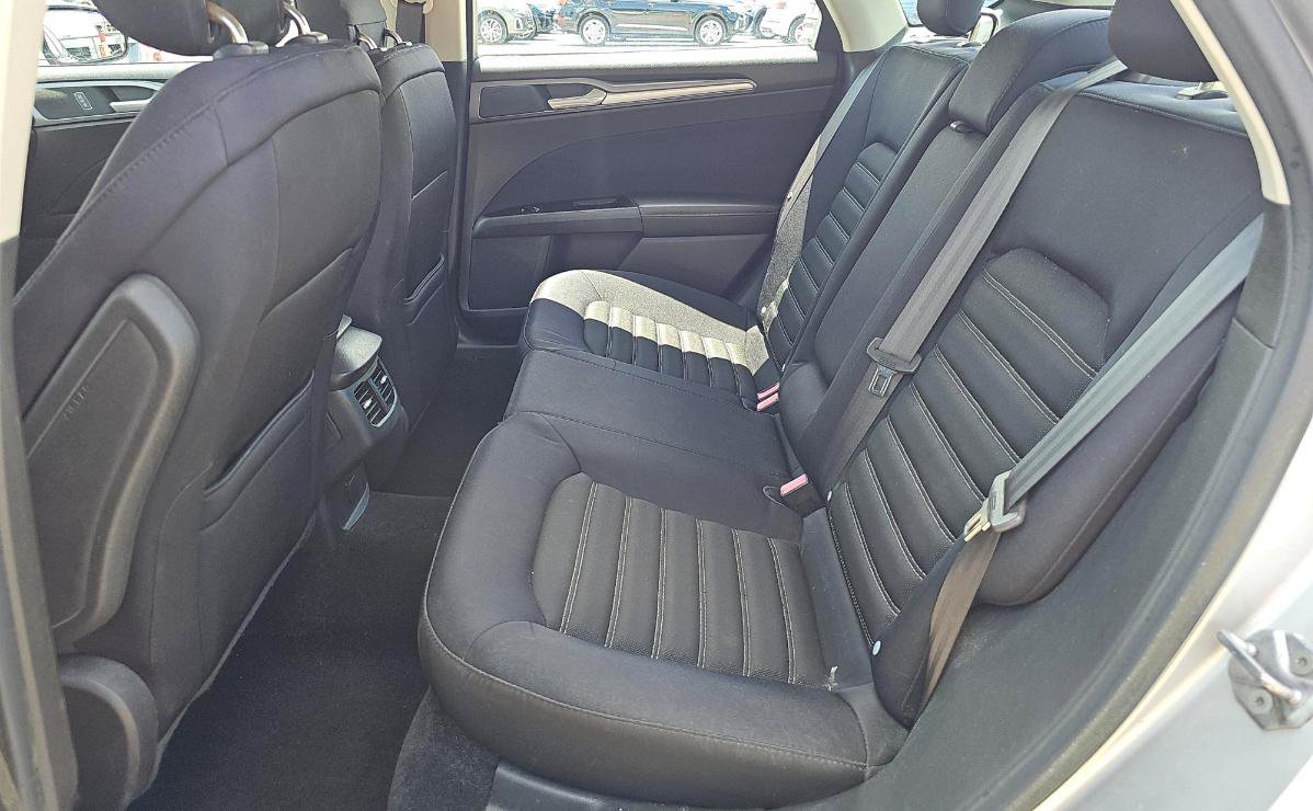 Used 2013 Ford Fusion SE FWD image 12