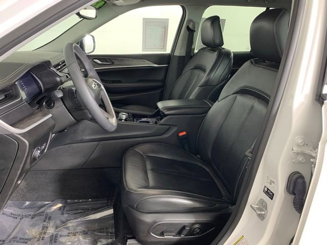 Used 2023 Jeep Grand Cherokee Limited image 14