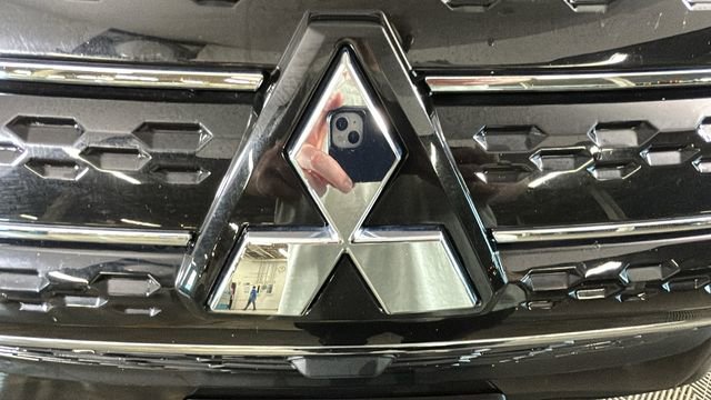 Used 2024 Mitsubishi Outlander SE AWD/4WD image 9