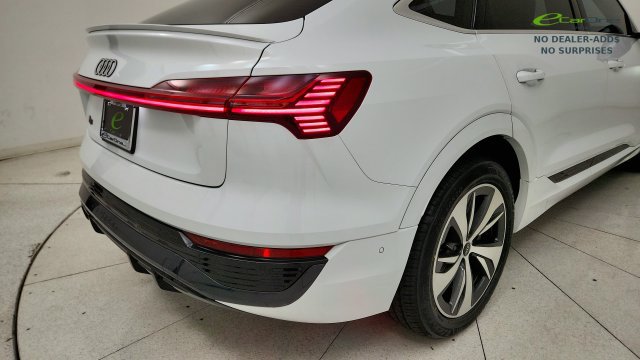 Used 2024 Audi Q8 e-tron Premium Plus w/ Premium Plus Package AWD/4WD image 28