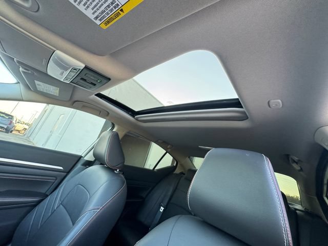 Used 2023 Nissan Altima 2.0 SR FWD image 28
