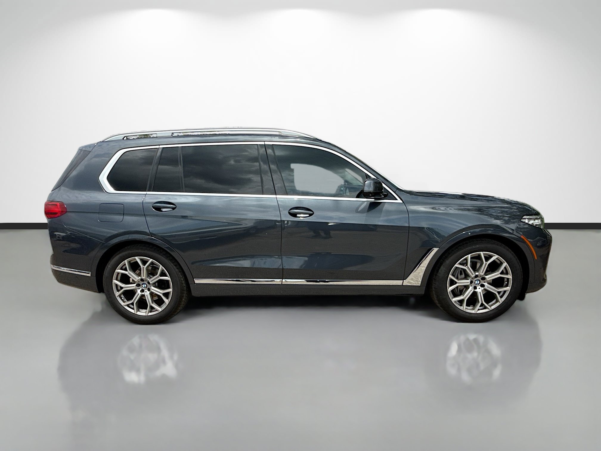 Used 2021 BMW X7 xDrive40i w/ Premium Package AWD/4WD image 2