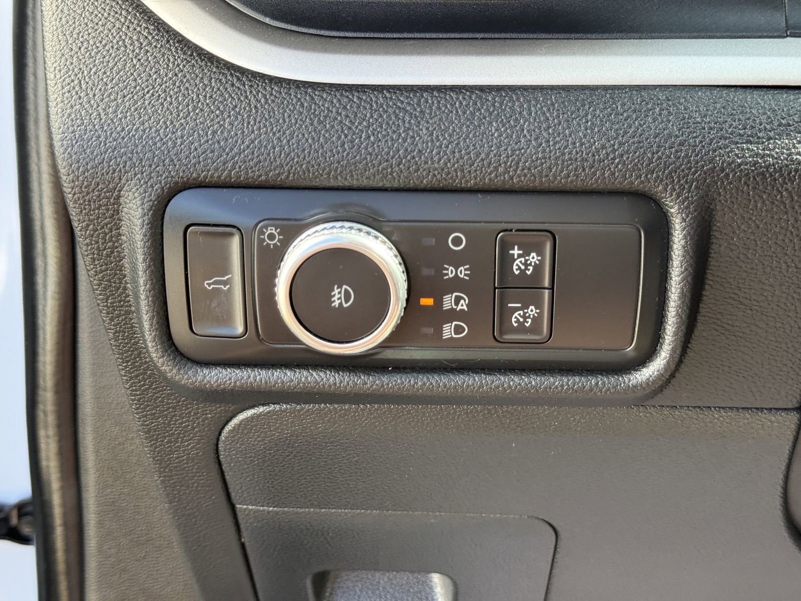 Certified 2021 Ford Explorer XLT w/ Equipment Group 202A image 24