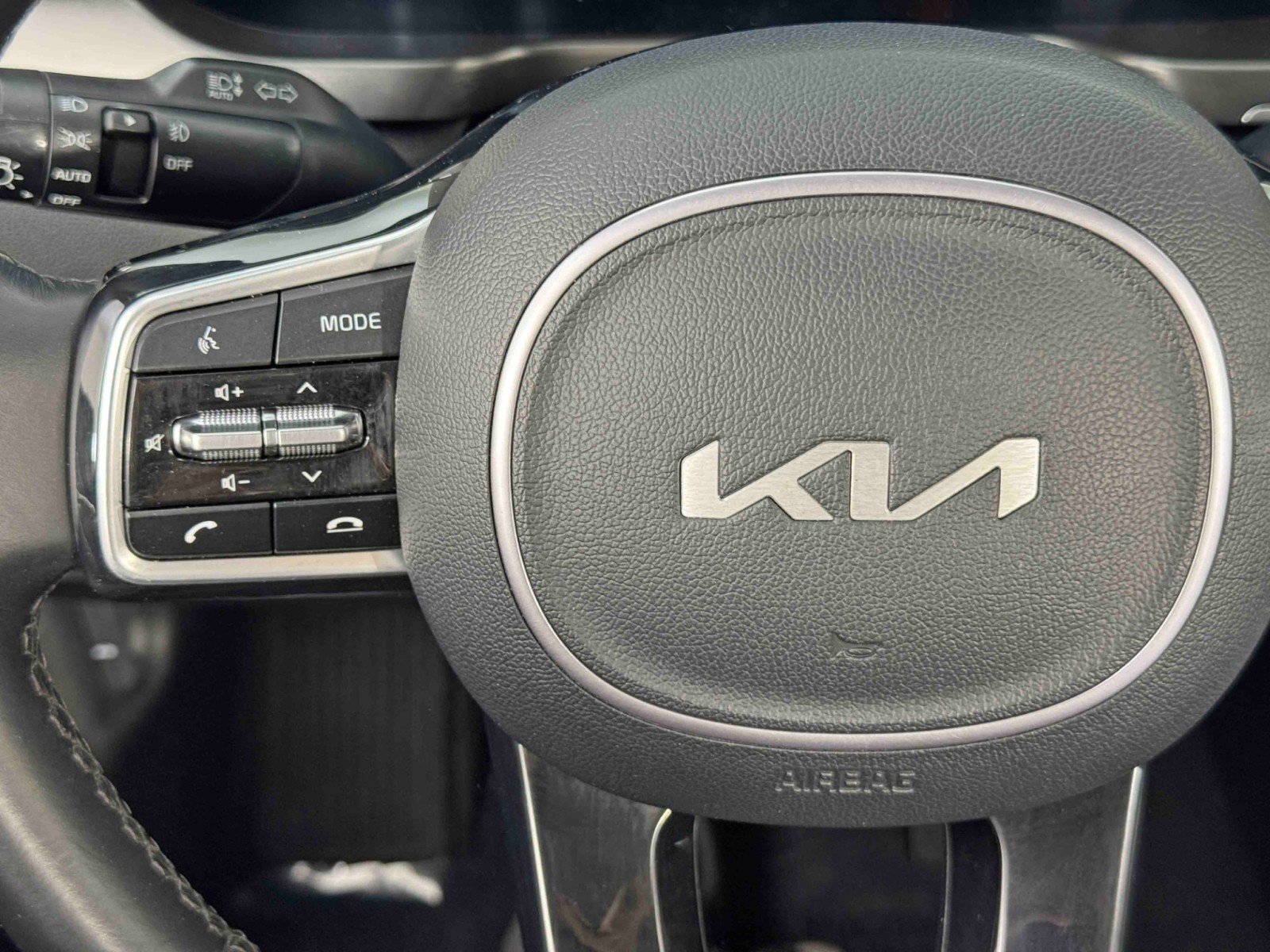 Used 2023 Kia Sorento SX AWD/4WD image 21