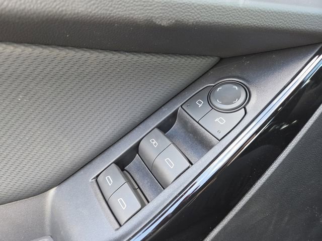 New 2026 Chevrolet Equinox LT w/ Safety and Technology Package FWD image 32