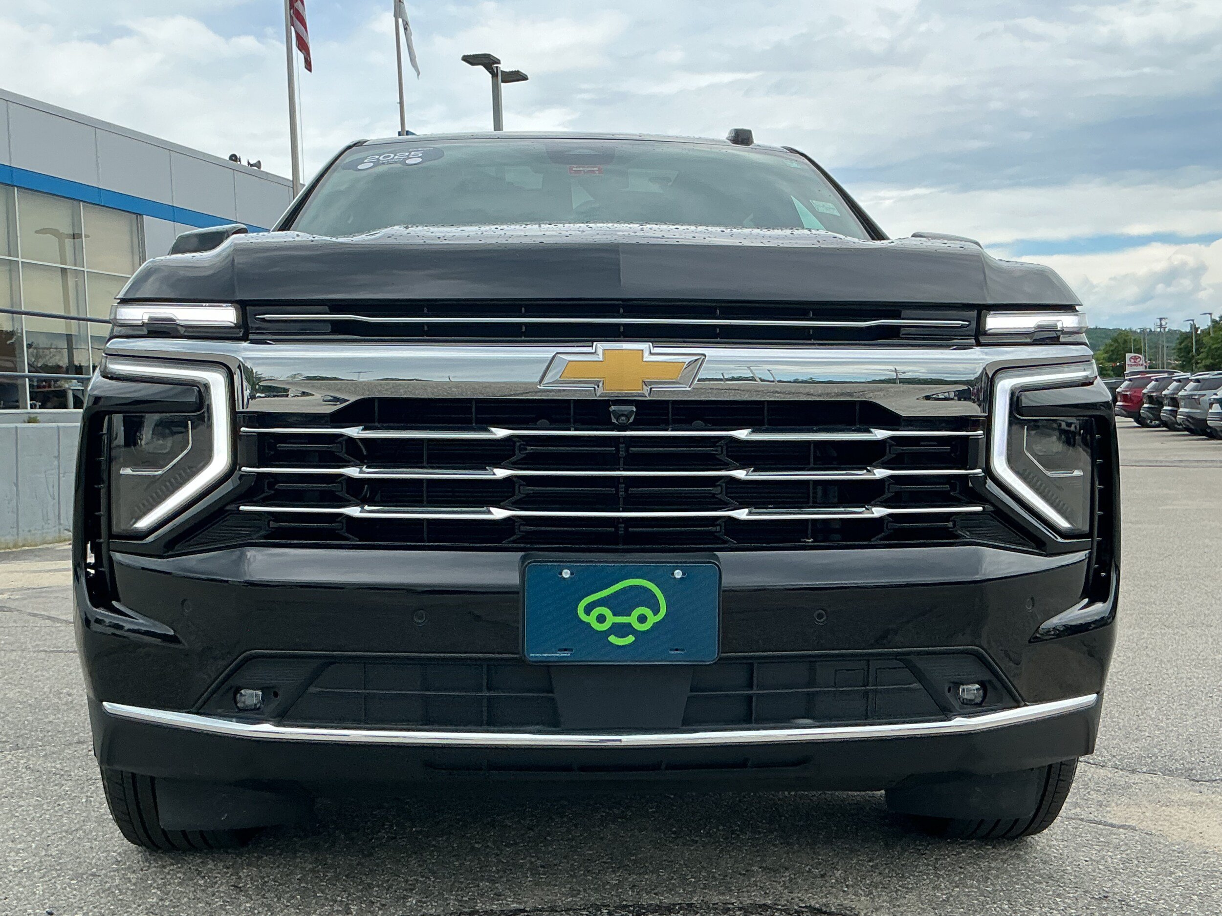 Certified 2025 Chevrolet Suburban LT w/ Comfort Package AWD/4WD image 5
