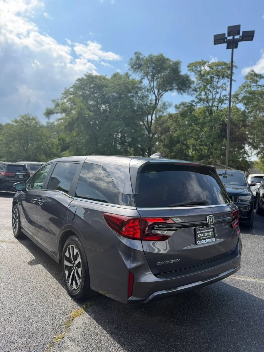 Used 2025 Honda Odyssey EX-L image 3