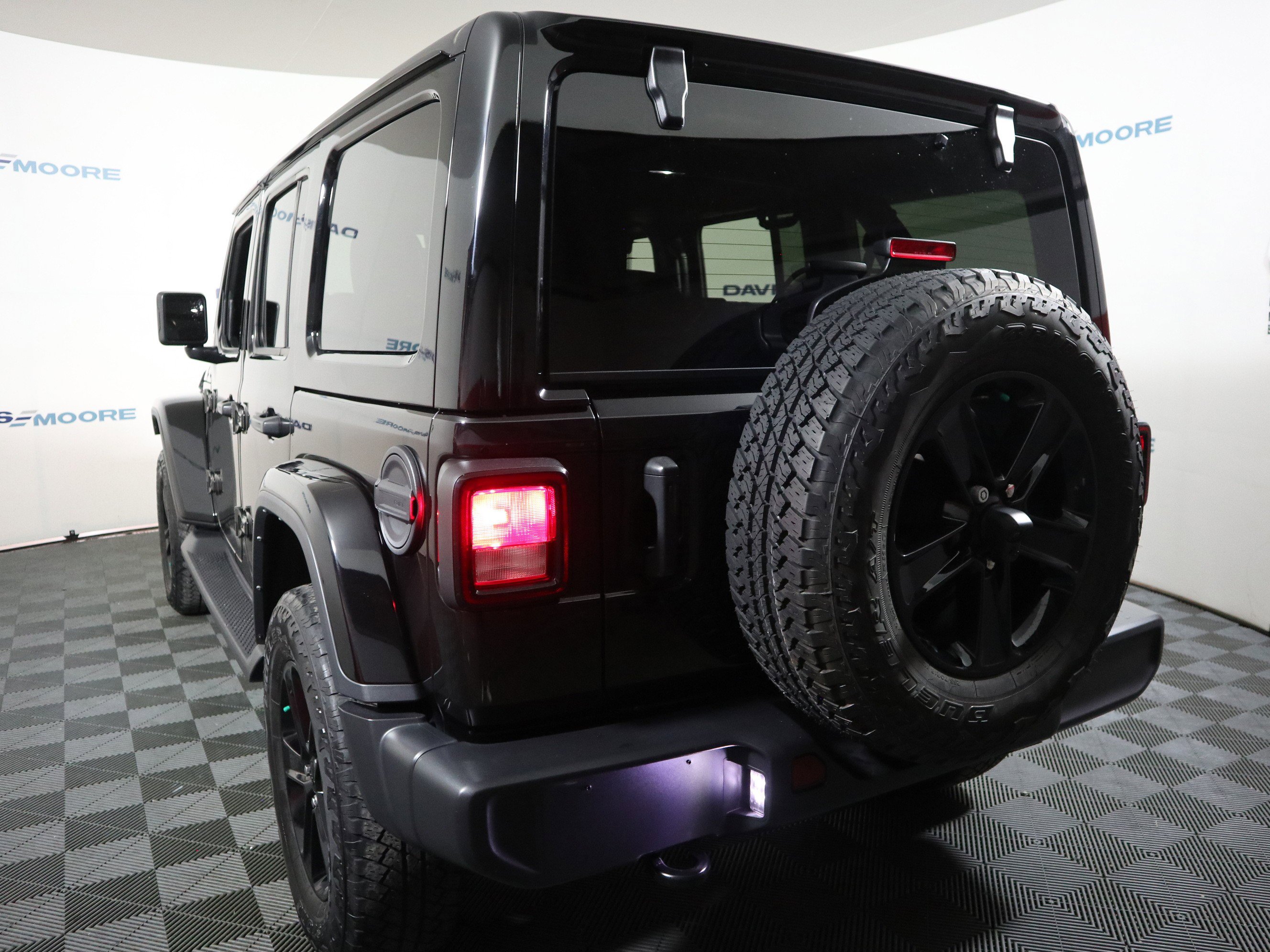 Used 2021 Jeep Wrangler Unlimited Sahara image 9