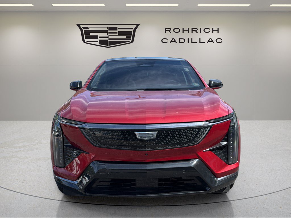 Certified 2025 Cadillac Optiq Sport 2 w/ LPO, Floor Liner Package AWD/4WD video 2