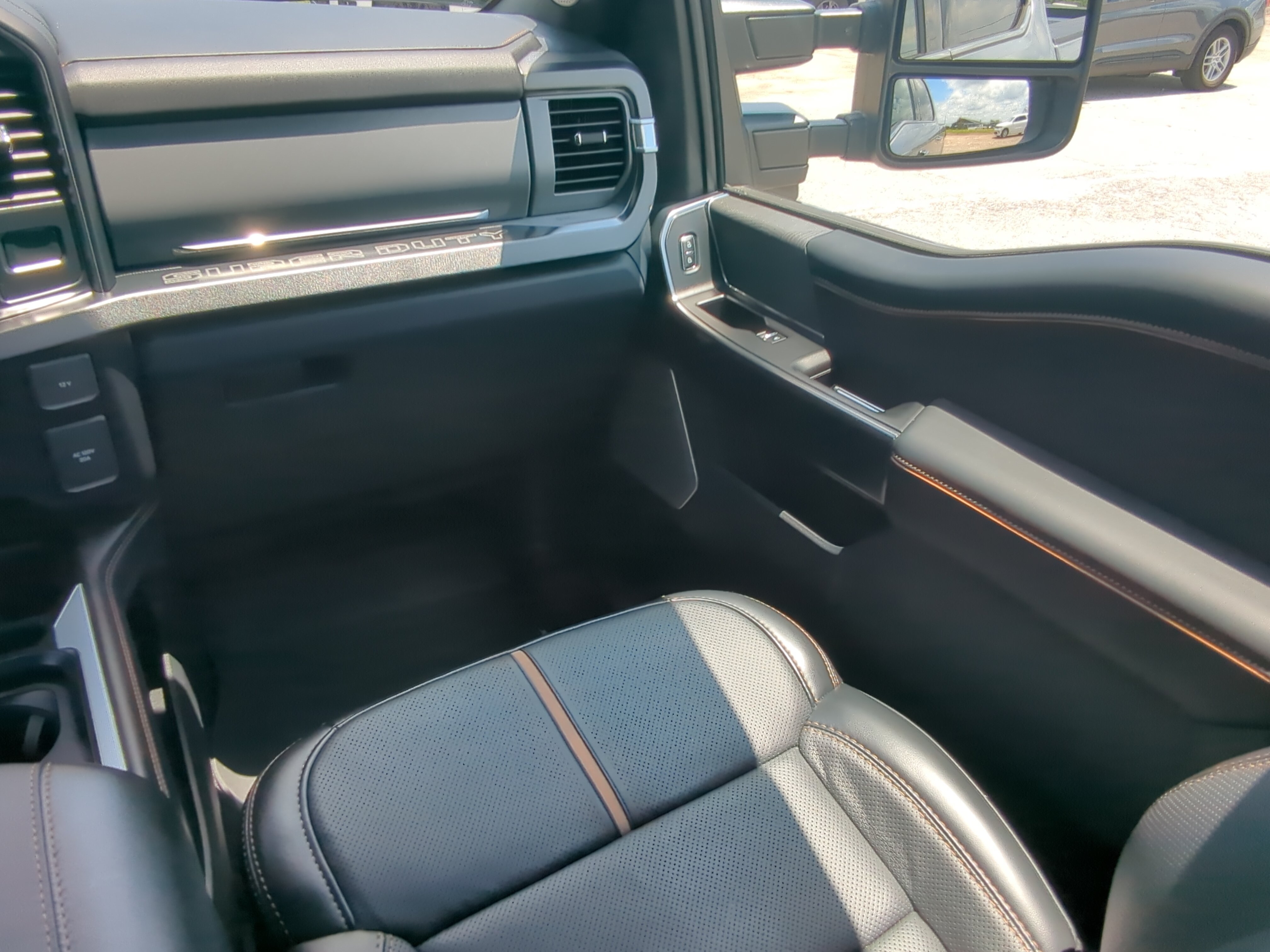Used 2024 Ford F350 Platinum AWD/4WD image 15