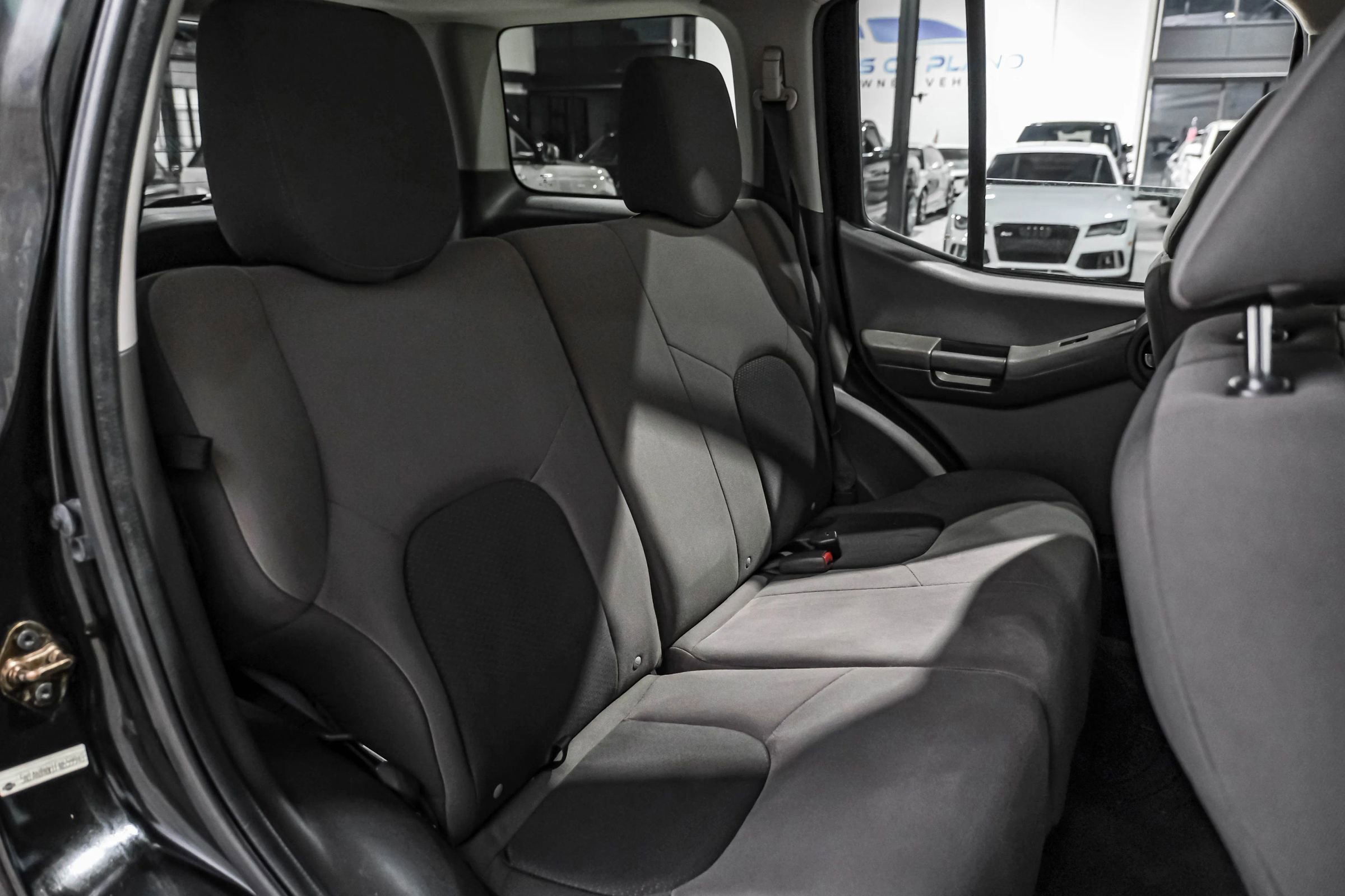 Used 2015 Nissan Xterra X AWD/4WD image 32