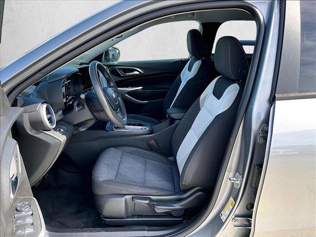 Used 2024 Chevrolet Trax LS FWD image 27