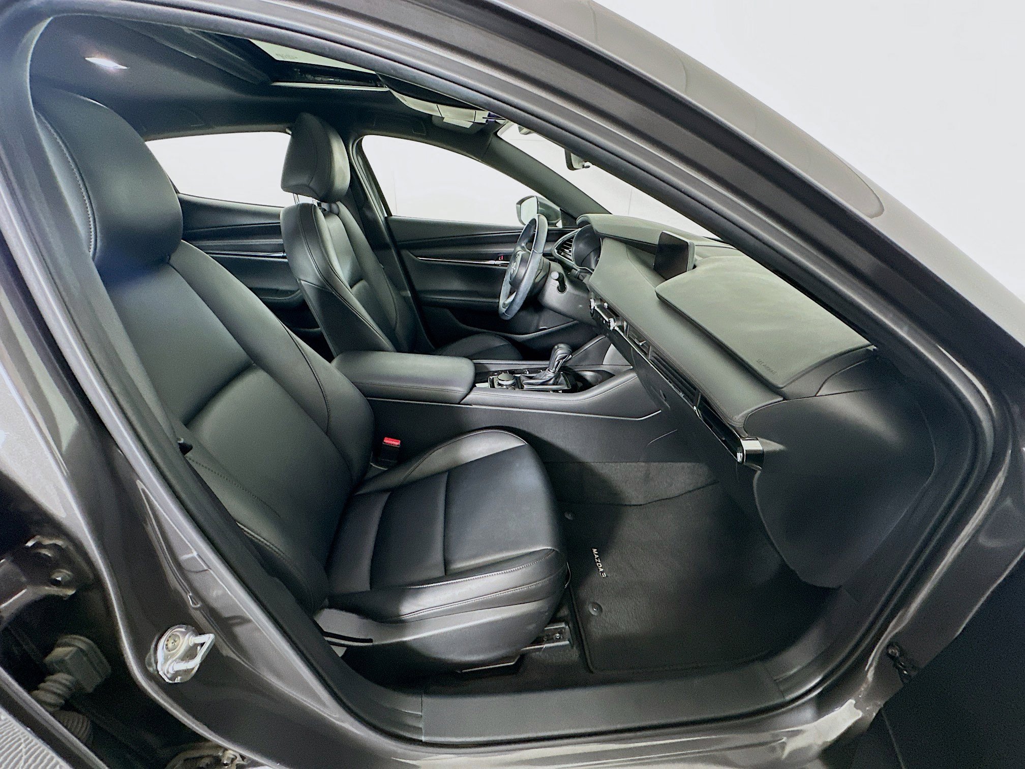 Used 2021 MAZDA MAZDA3 s image 31