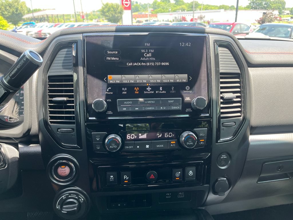 Used 2022 Nissan Titan PRO-4X w/ Pro-4x Convenience Package AWD/4WD image 15