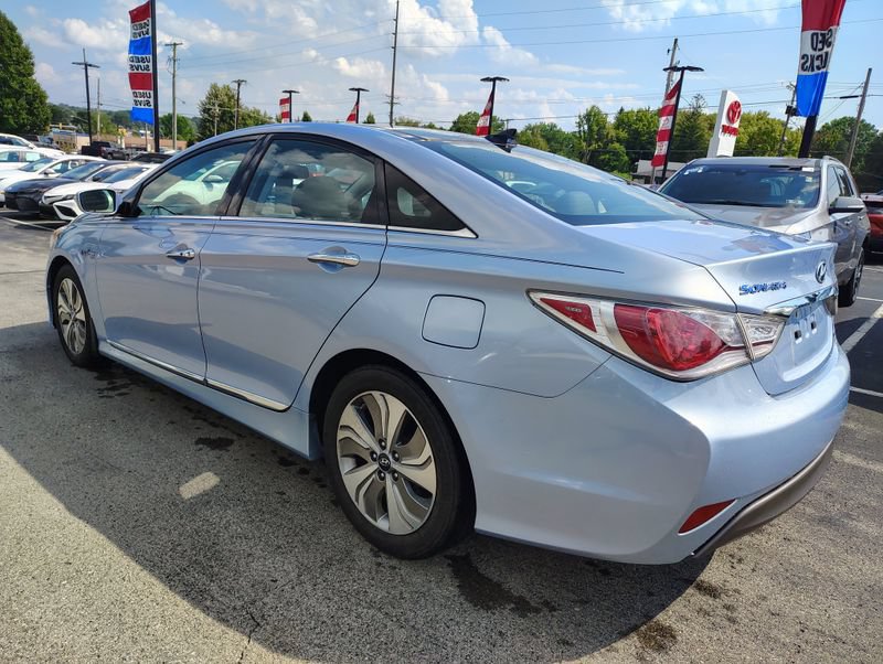 Used 2014 Hyundai Sonata Limited w/ Panoramic Sunroof Package 02 FWD image 6