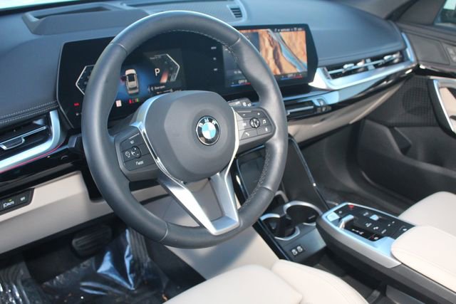 Used 2025 BMW X1 xDrive28i w/ Technology Package image 14