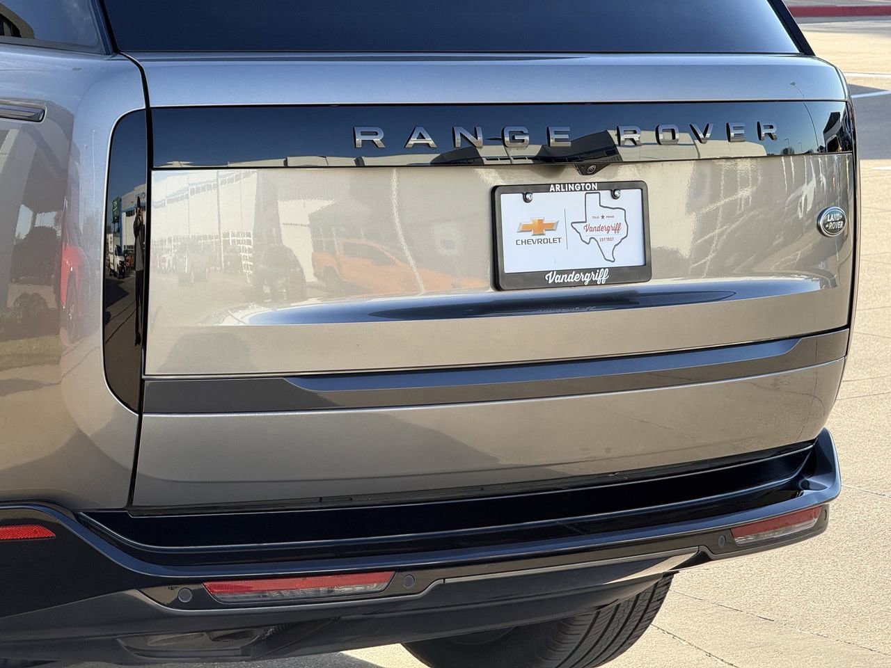 Used 2023 Land Rover Range Rover SE AWD/4WD image 6