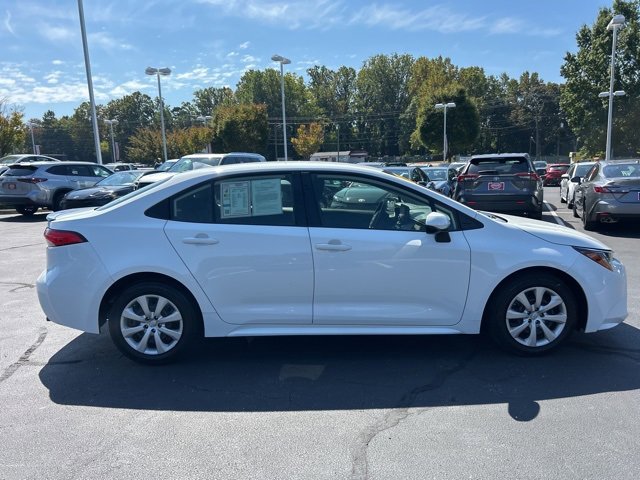 Used 2022 Toyota Corolla LE image 4