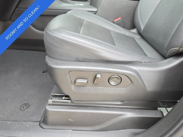 Used 2022 Chevrolet Suburban Z71 w/ Luxury Package AWD/4WD image 17