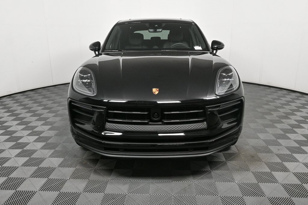 Certified 2025 Porsche Macan image 35
