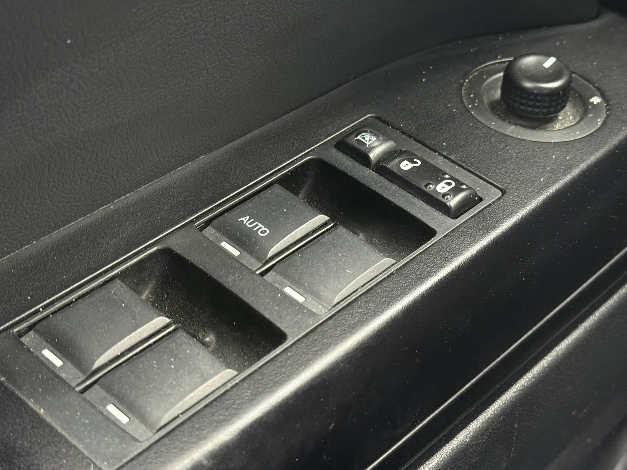 Used 2012 Jeep Patriot Latitude FWD image 23