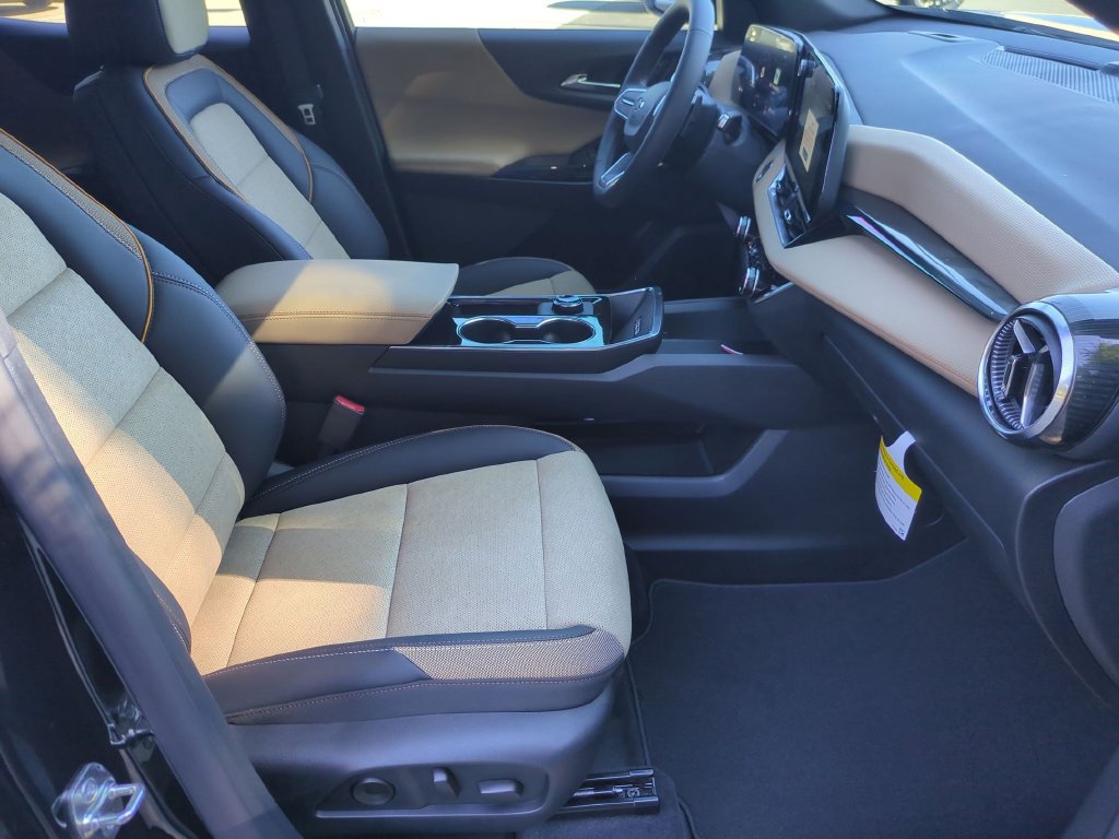 New 2027 Chevrolet Equinox ACTIV w/ Convenience Package III FWD image 35
