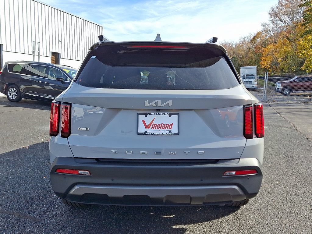 Used 2022 Kia Sorento S AWD/4WD image 5