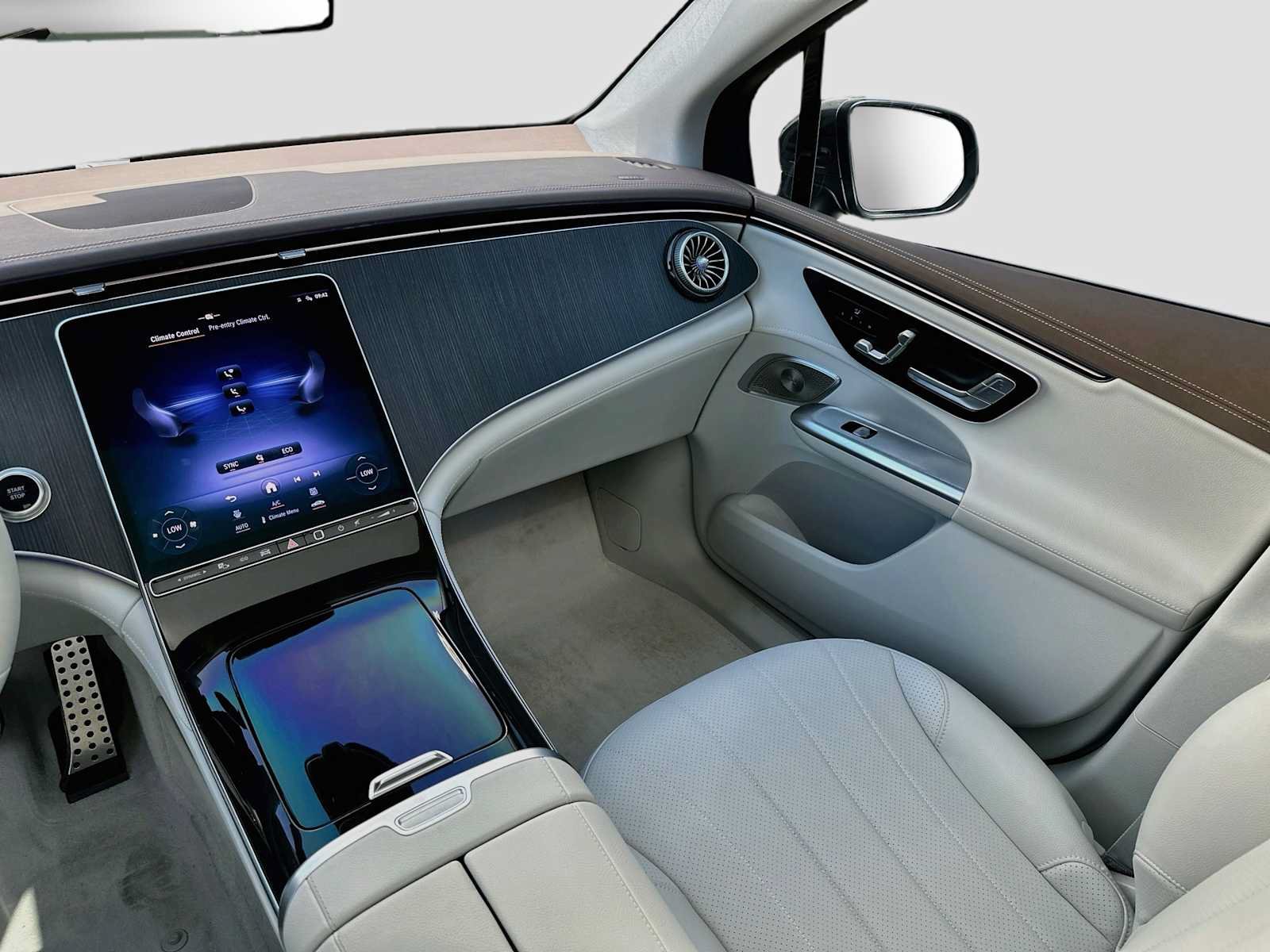 Certified 2023 Mercedes-Benz EQE 350+ SUV image 25