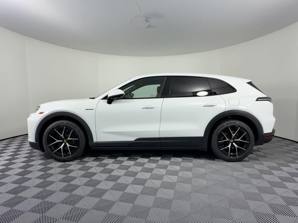 New 2026 Porsche Cayenne Coupe AWD/4WD image 2