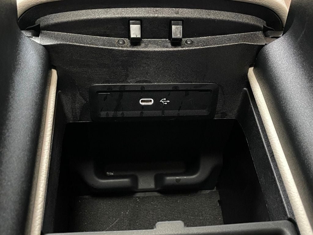 Used 2024 Mercedes-Benz GLE 450e 4MATIC image 46