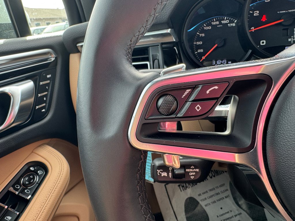 Used 2019 Porsche Macan AWD/4WD image 12