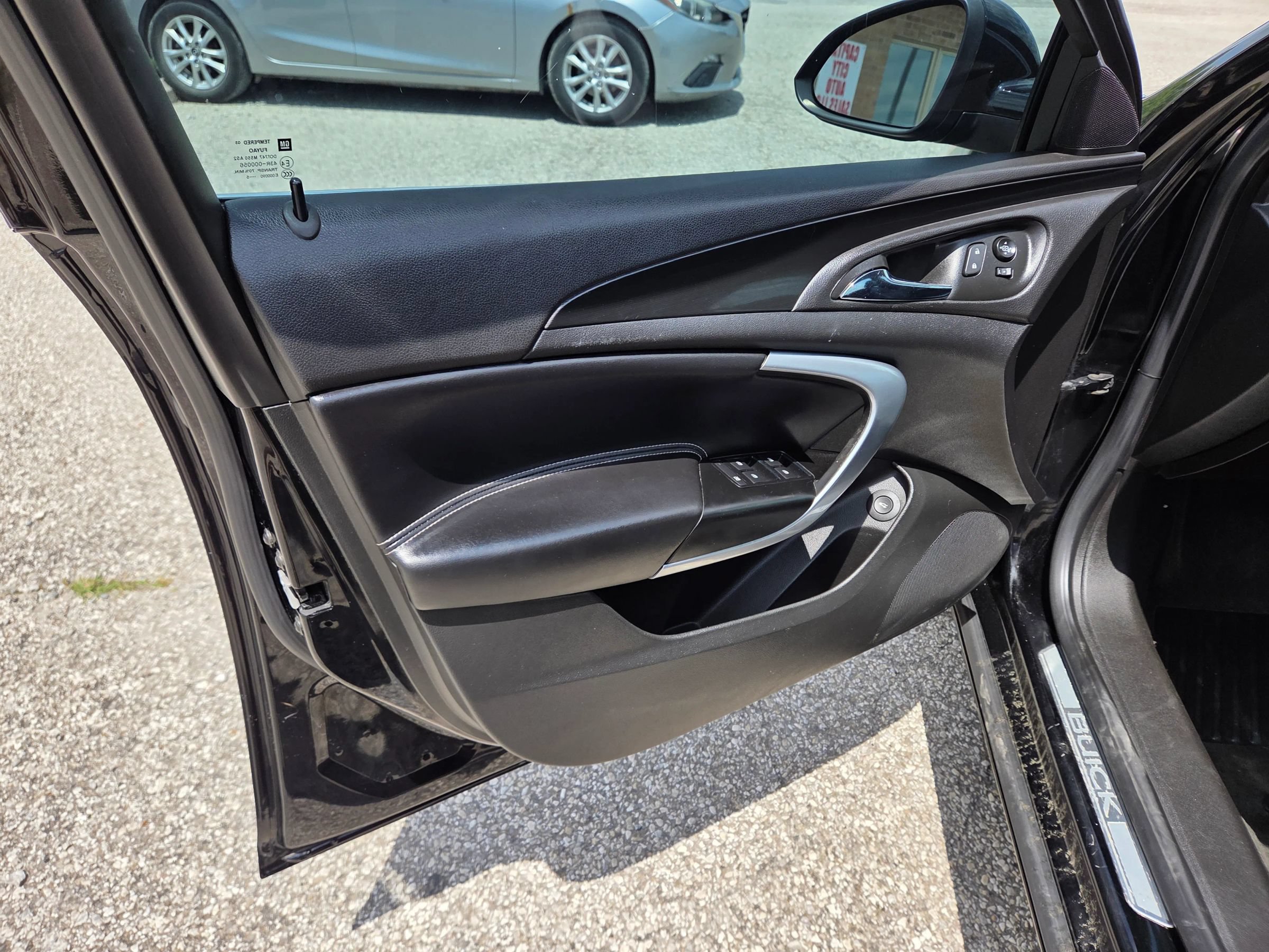 Used 2015 Buick Regal Premium w/ Experience Buick Package FWD image 12
