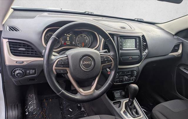 Used 2017 Jeep Cherokee Latitude w/ Comfort & Sound Group image 10