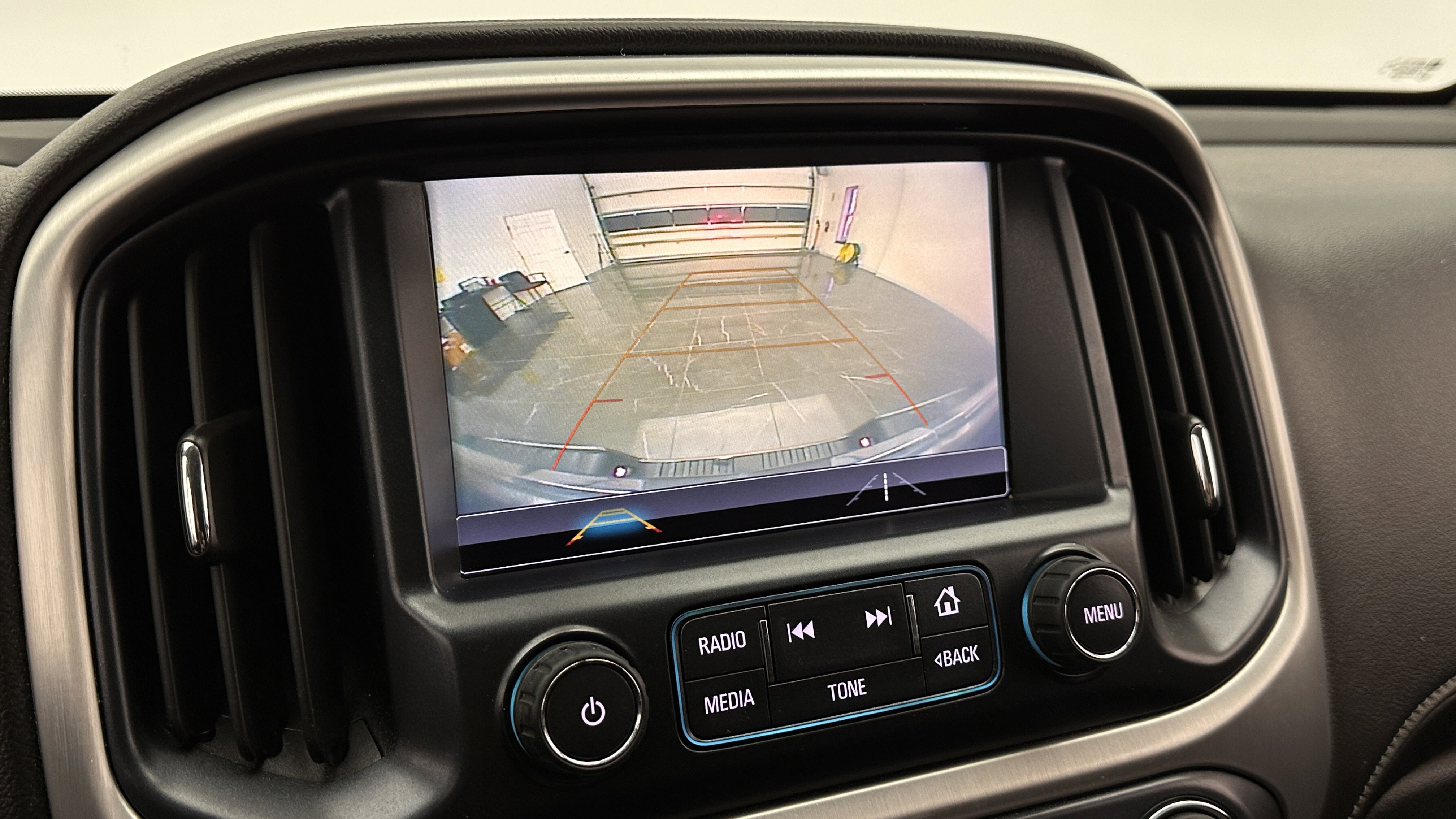 Used 2018 GMC Canyon SLE w/ SLE Convenience Package image 17