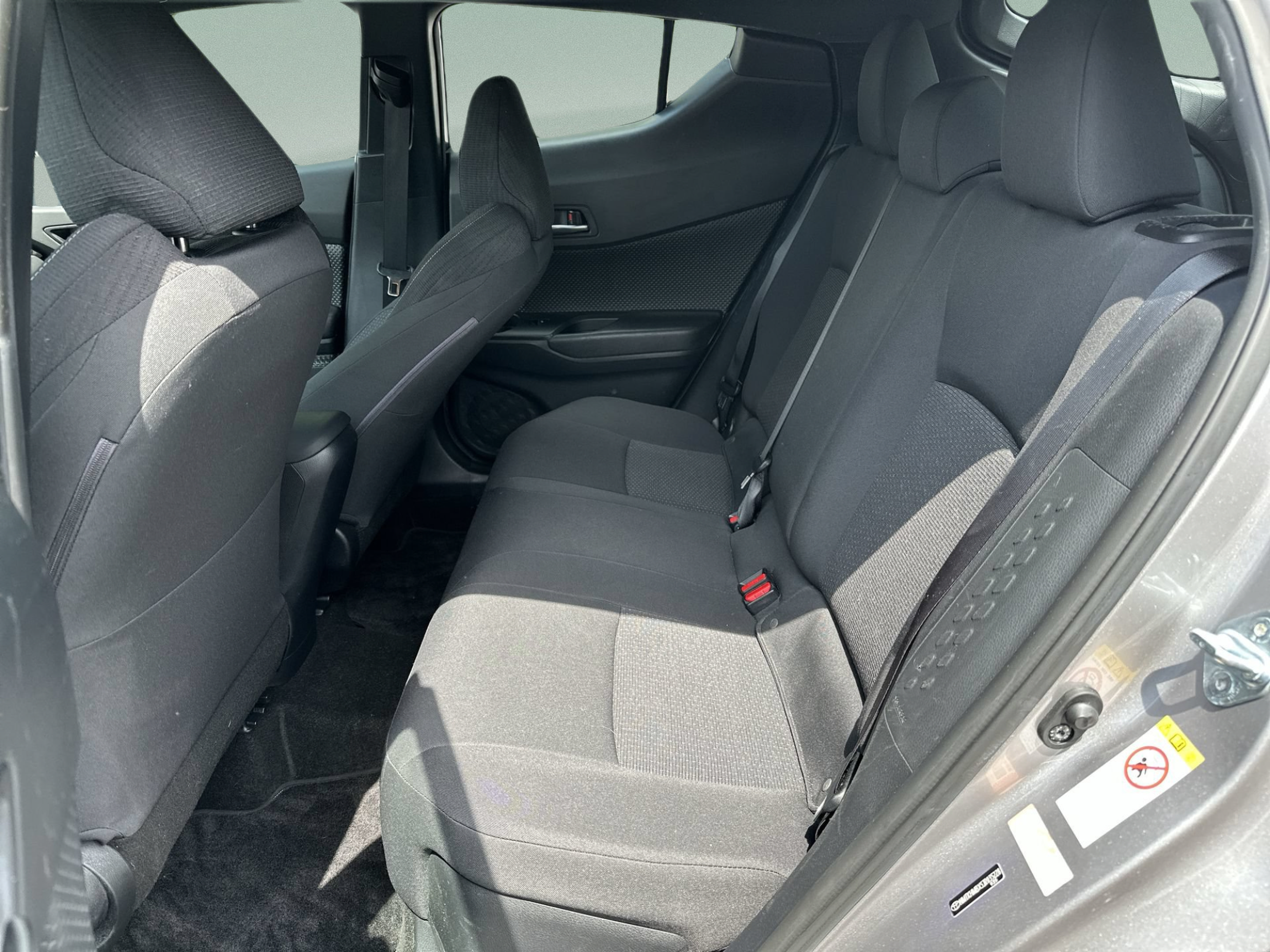 Used 2018 Toyota C-HR XLE FWD image 22