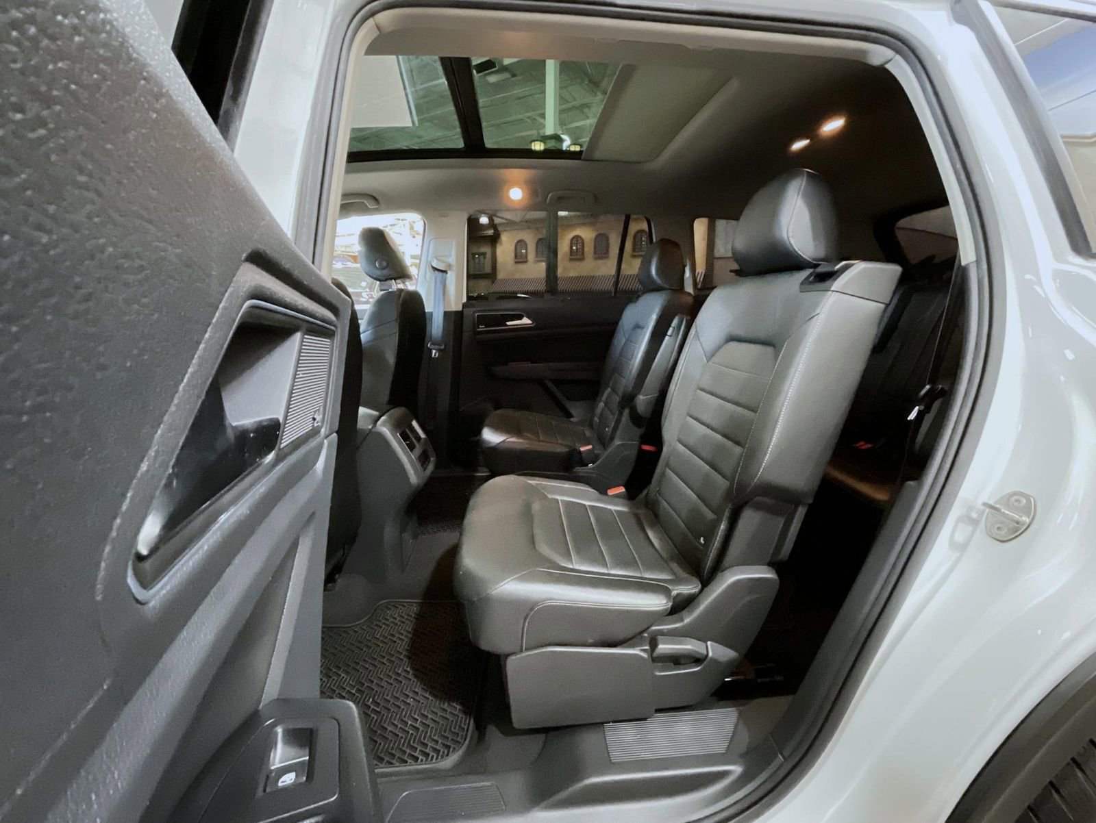 Used 2019 Volkswagen Atlas SEL Premium image 19