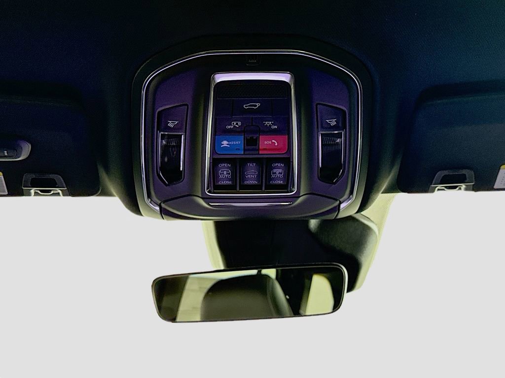 New 2025 Jeep Grand Cherokee Limited w/ Black Appearance Package image 24